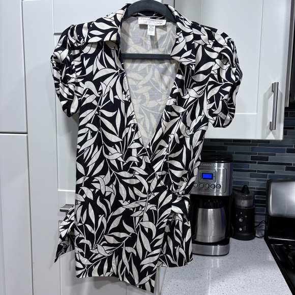 Vintage Diane Von Furstenberg wrap top - Picture 1 of 4